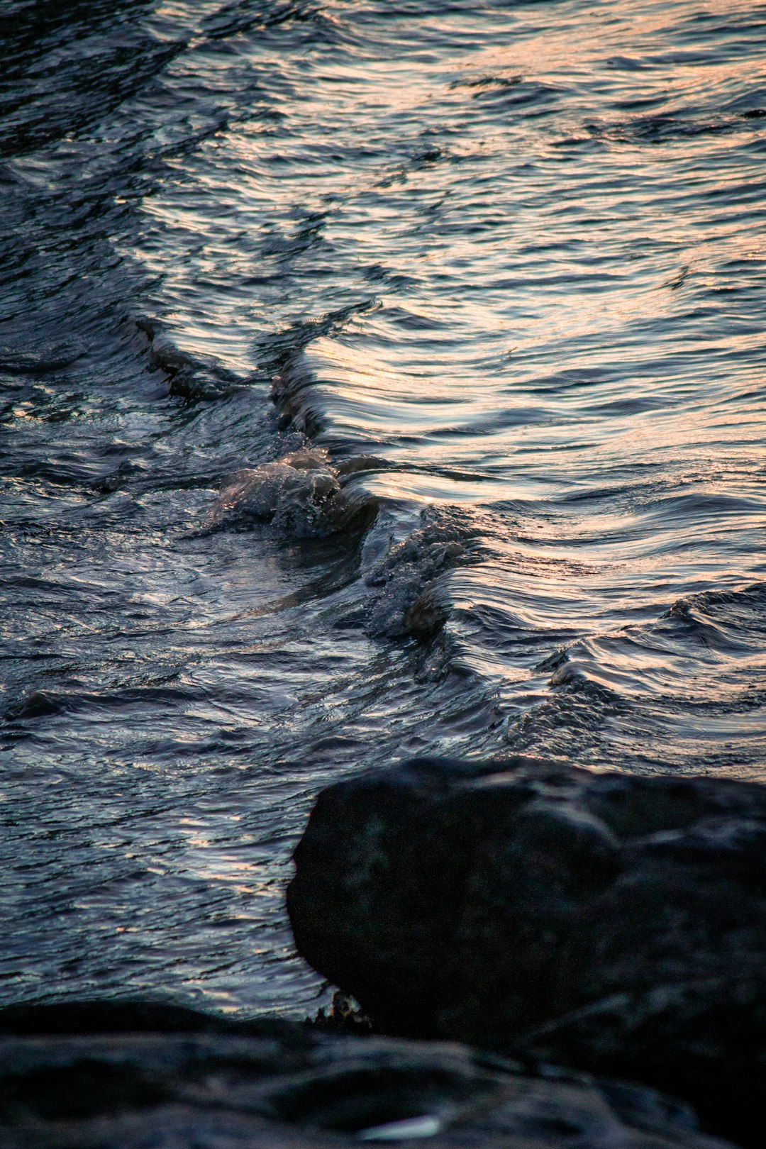 Grey Sea Waves Wallpaper