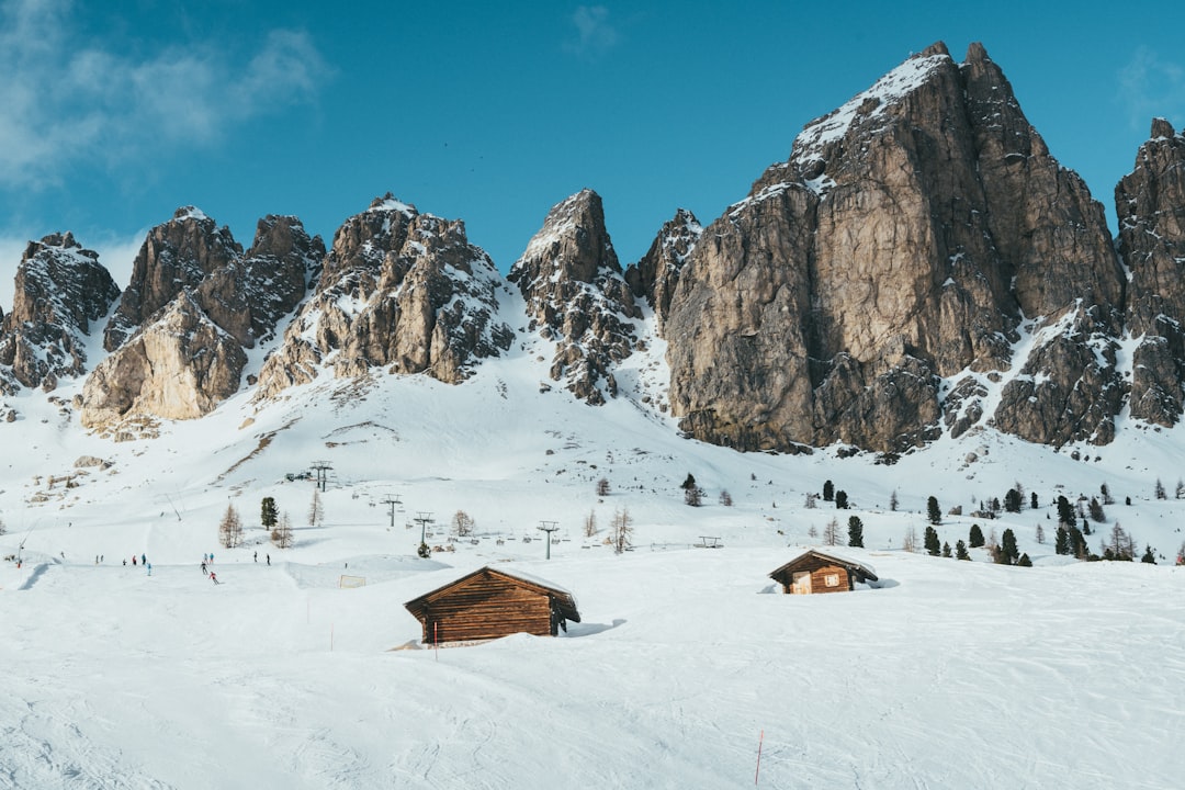 Winter Cabin Mountains Wallpaper