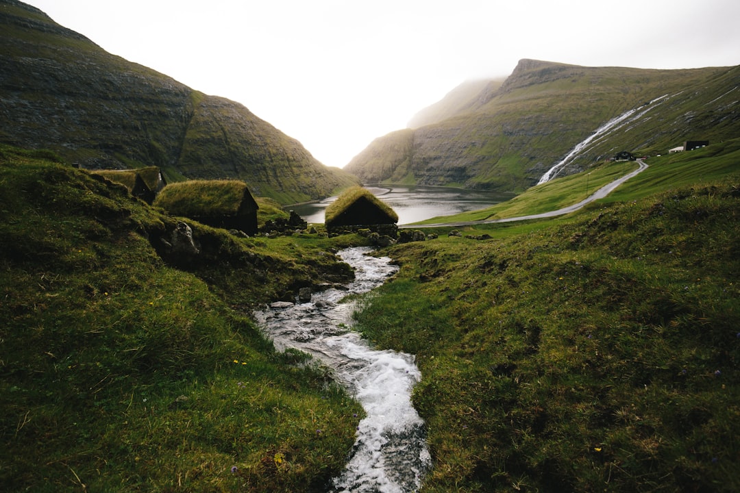 Fareo Islands Green Hills Wallpaper