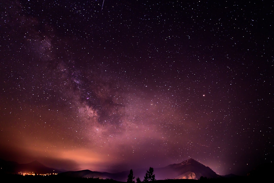 Stellar Mountains Night Wallpaper