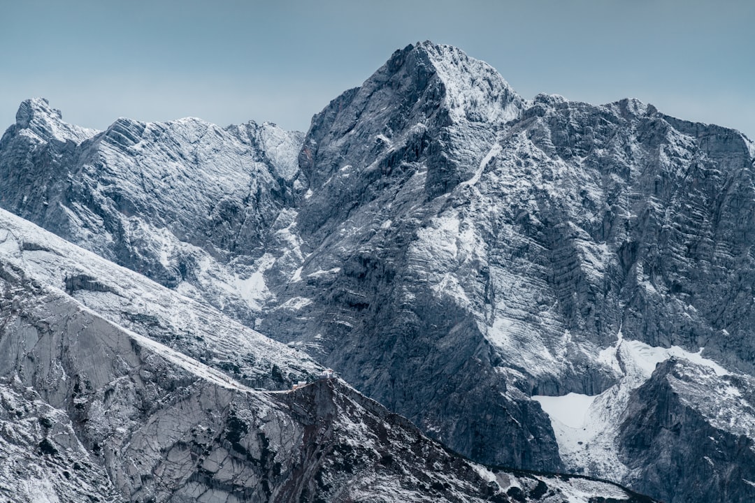 Alpine Glacier Peak Hut Wallpaper
