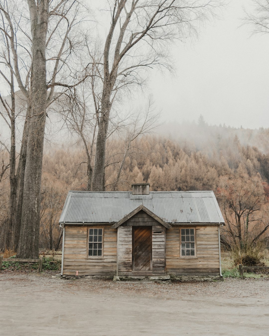 Rural Queenstown Cabin Wallpaper
