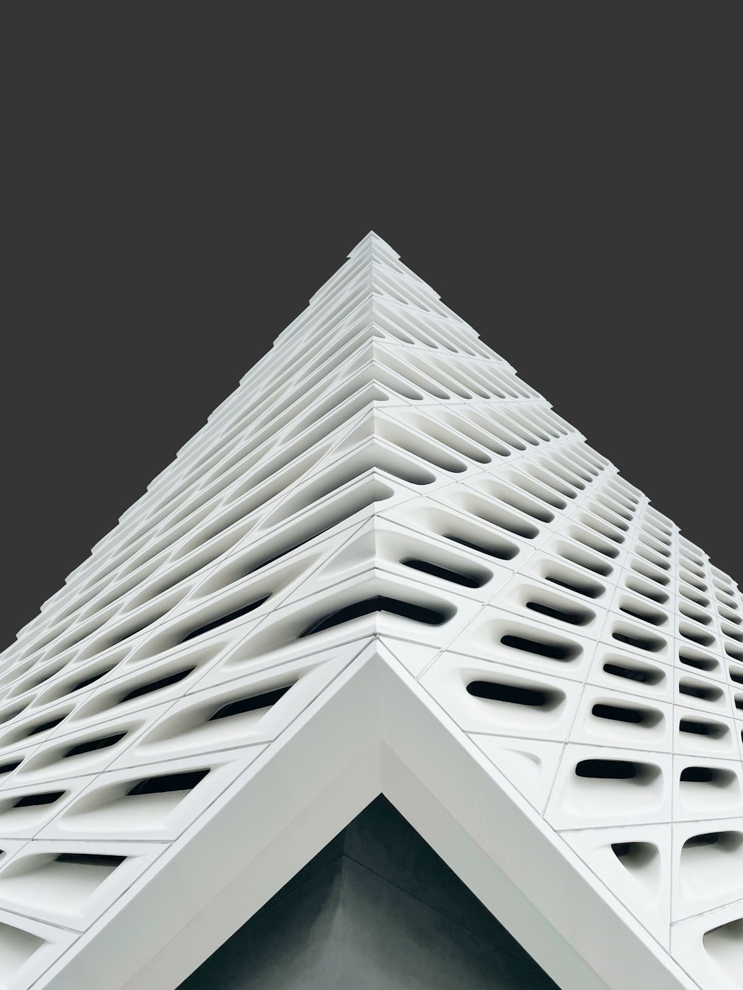 Symmetrical Futuristic Architecture Wallpaper