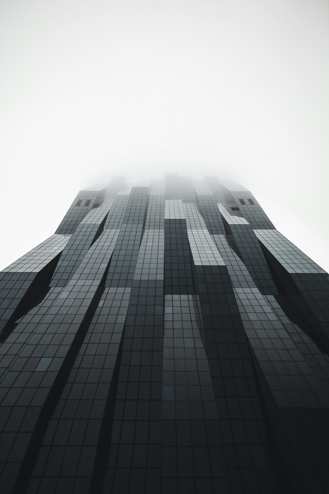Foggy Urban Skyscraper Wallpaper