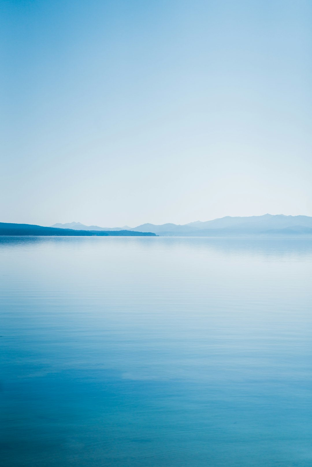 Yellowstone Lake Haze Wallpaper
