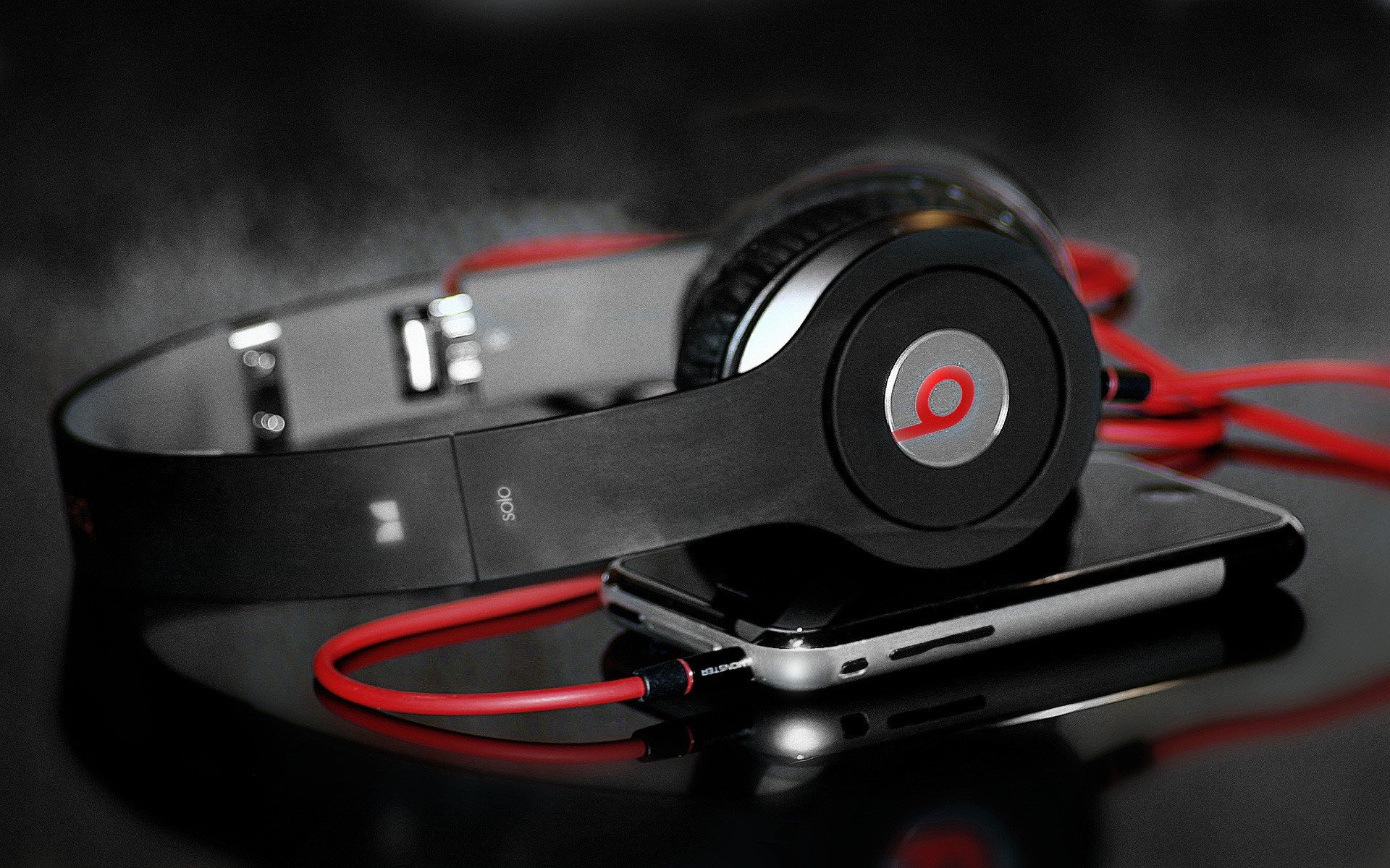 High Detail Headphones Wallpaper