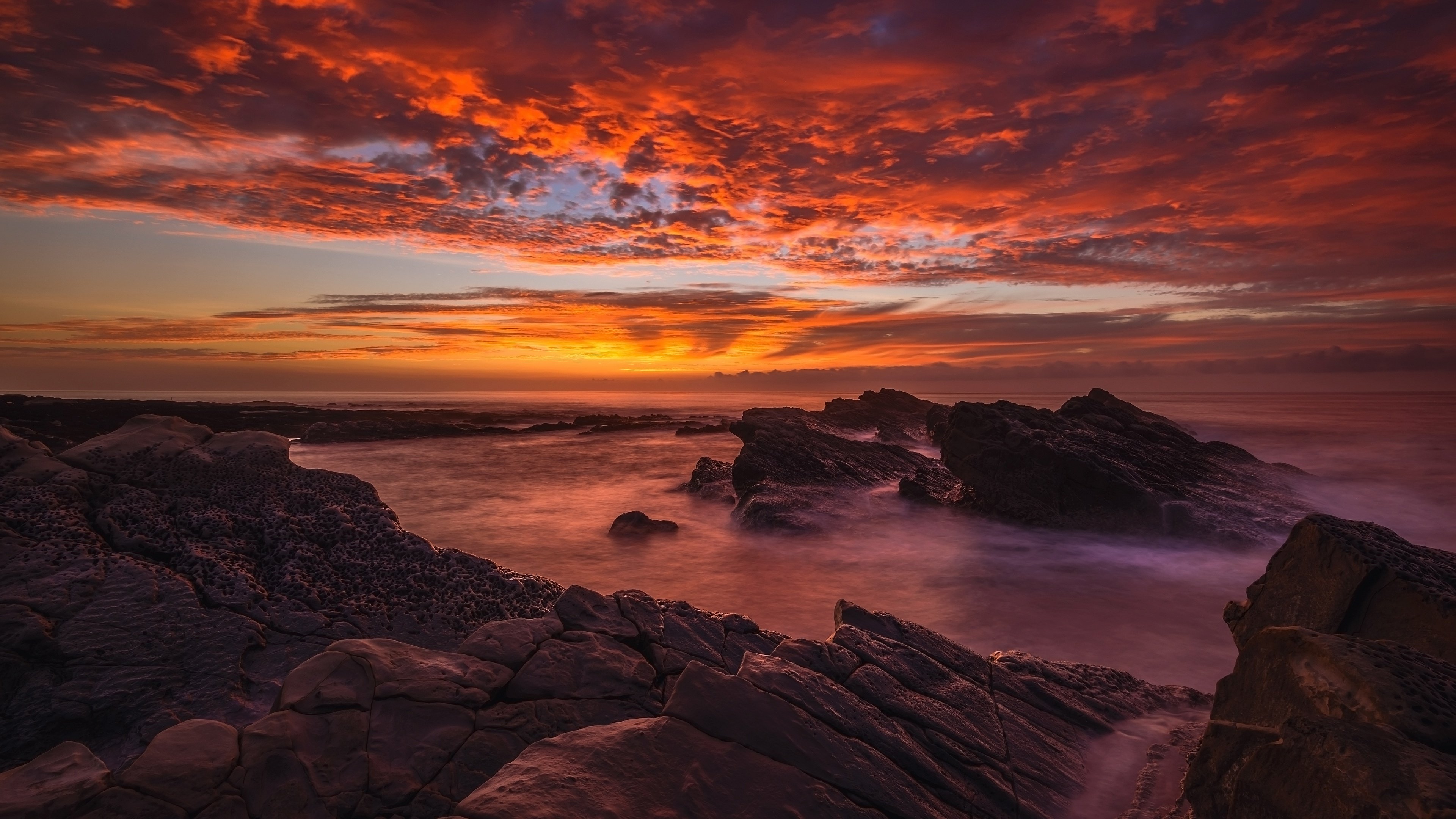 Dark Sunlit Sea Sky Wallpaper
