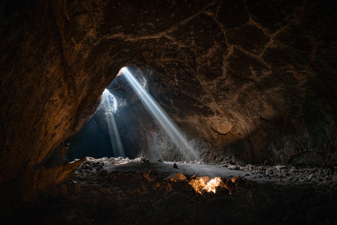 Magical Oregon Cave Light Wallpaper