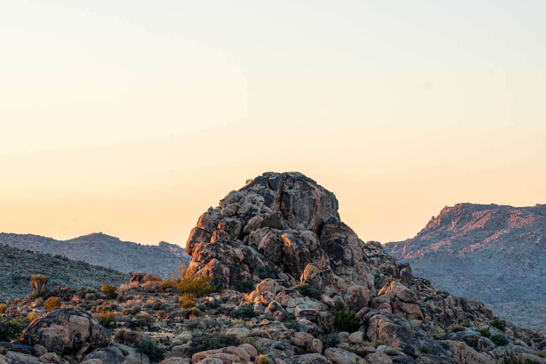 Majestic Mountain Peaks Wallpaper