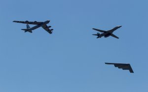 Community Photos - Strategic Bomber Formation Wallpaper