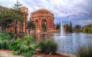 Collector's Choice - HDR Architecture Fountain Oasis Wallpaper