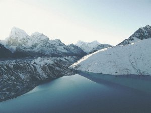 Collector's Choice - Frosty Nepal Mountain Peak Wallpaper