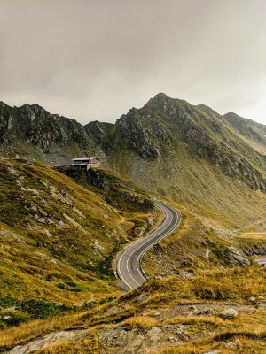 Collector's Choice - Lone Cabin Highway Wallpaper