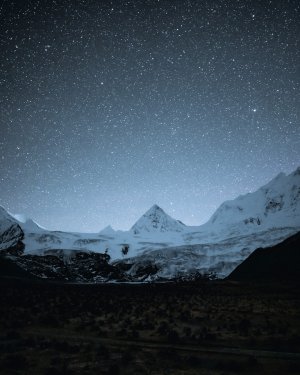 Collector's Choice - Starry Glacier Peaks Wallpaper