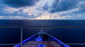 Community Photos - Serene Ship Horizon Wallpaper